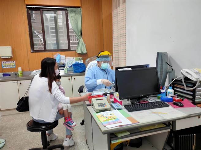 幼兒專責醫師制度助新手爸媽顧幼兒，桃園有1萬7047名寶寶加入。（桃園市衛生局提供／陳夢茹桃園傳真）