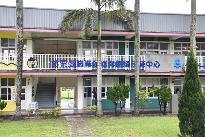 狮潭国中职业探查与体验中心是苗栗县第1职探中心。（谢明俊摄）