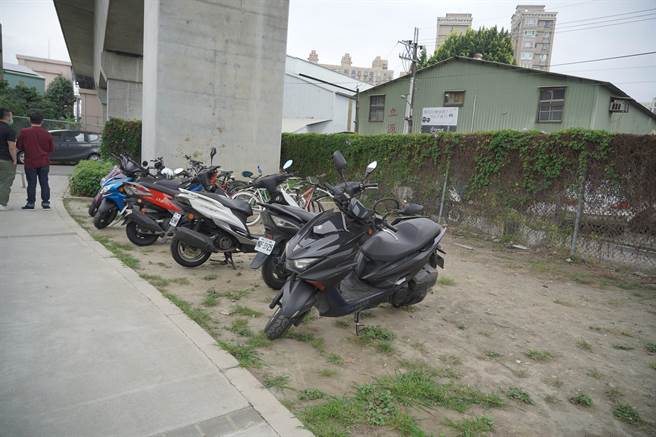 新北市树林高铁绿廊道启用3年多来，乏人问津，变成违停、垃圾堆积空间；地方民眾盼增设多元设施，提高使用意愿。（苏益和提供）