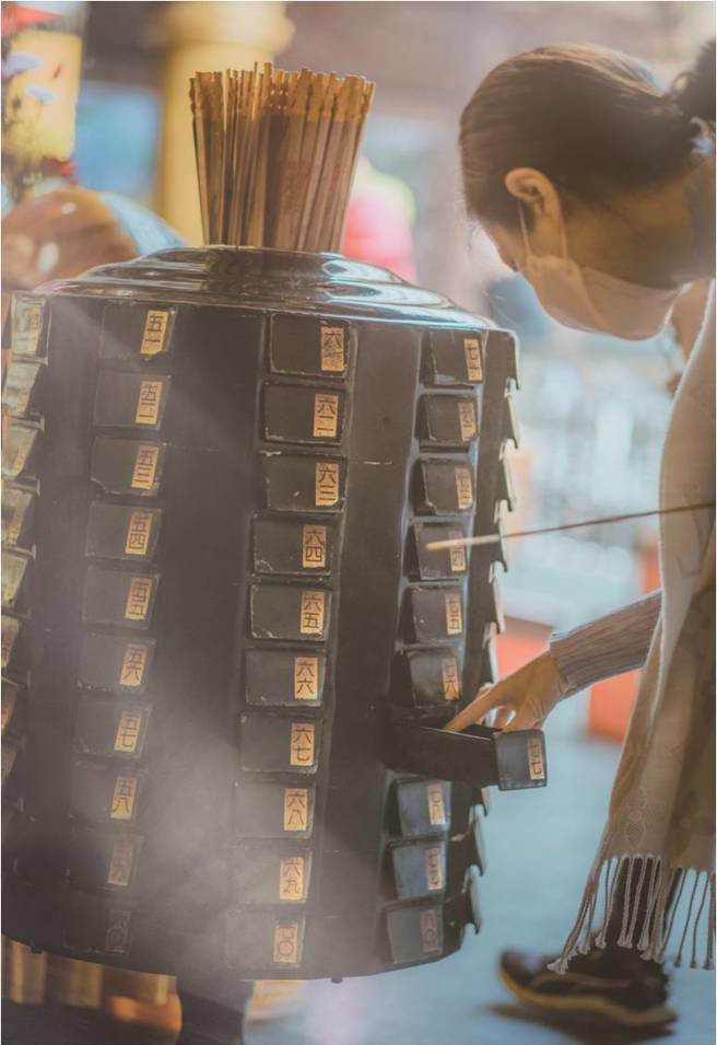 简汝羚安平树屋摄影特展，作品上午。(作者简汝羚)