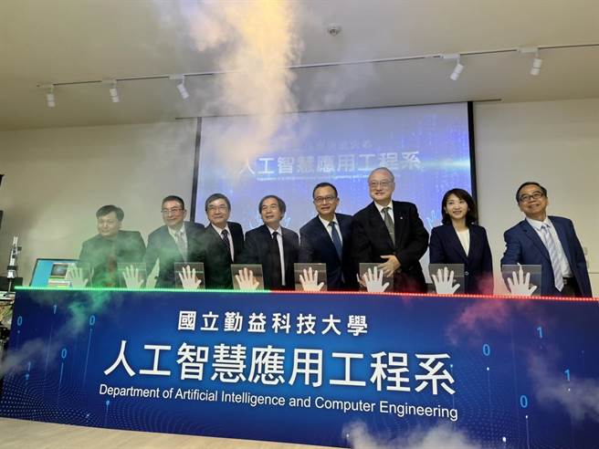 勤益科大人工智慧应用工程系111年招生，产业界乐观其成。（冯惠宜摄）