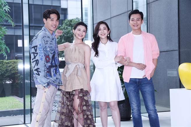 龙语申、吴婉君、王宇婕及林则希出席「追爱四人组」记者会。（罗永铭摄）