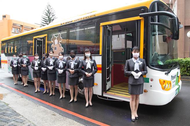 台中市各界積極向中央爭取補助低汙染綠能368路電動公車，將於4月25日正式加入營運。（陳世宗攝）