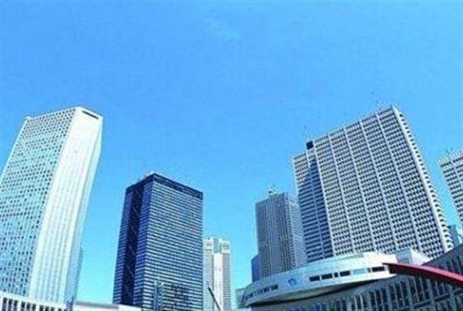 惠誉评级表示，大陆地产开发商内部融资有望在 2022年下半年逐步復甦，但新冠病例上升可能增加不确定性。(新华社)