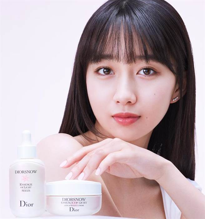 日本迪奥形象大使Cocomi 形象照。（迪奥提供）