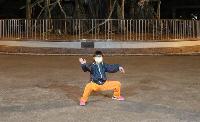 已念国中一年级的吴沛芷，从幼稚园就开始学武术。（刘秀芬摄）