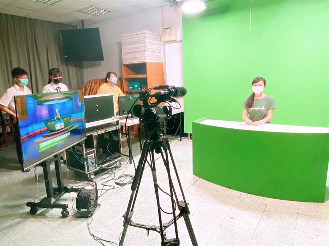 高英工商教师跨领域研习。（校方提供）