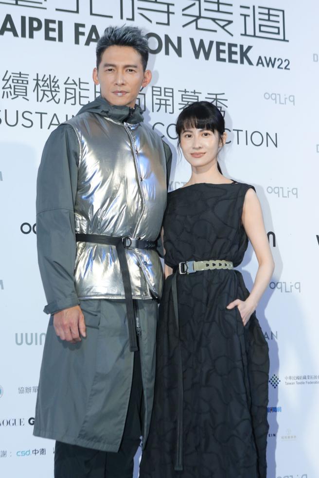 茶金合体 温升豪穿「生蚝衣」展未来感 携手连俞涵走秀。（吴松翰摄）