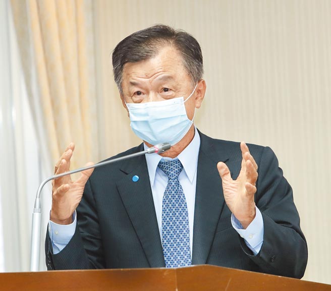 陸委會主委邱太三23日在立法院表示，關鍵技術赴陸投資後轉讓，應視同技術合作須事前審查。（劉宗龍攝）