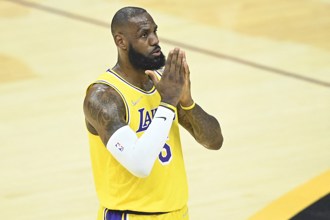 NBA》詹黑再發功！嗆聲詹皇不打七六人是怕得分降低