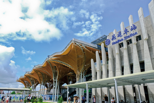 花蓮車站是東部唯一的特等站。(圖/花蓮趣)