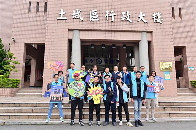 為了強化青年公共事務參與及溝通機制，土城區公所近期邀請在地宏國德霖科技大學師生走出教室，踏進社區，參與「一日區長」活動。（土城區公所提供）