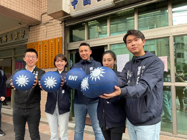 陈伟杰与侯家军完成登记 誓师打造安居乐业新北市。（陈伟杰提供）