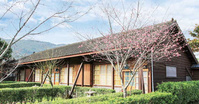 来到糖厂里的小木屋住一晚，满满的日式风情，让人彷佛有秒飞日本之感。(图/花莲趣)