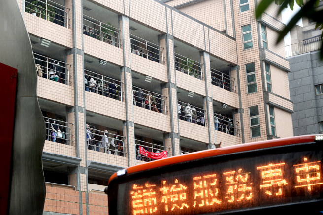 指揮中心表示，國內新增一名Omicron中重度以上個案，為外國籍70多歲男性。(示意圖/資料照)