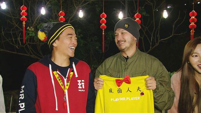 KID（右）升格人夫後首度錄影。（三立提供）