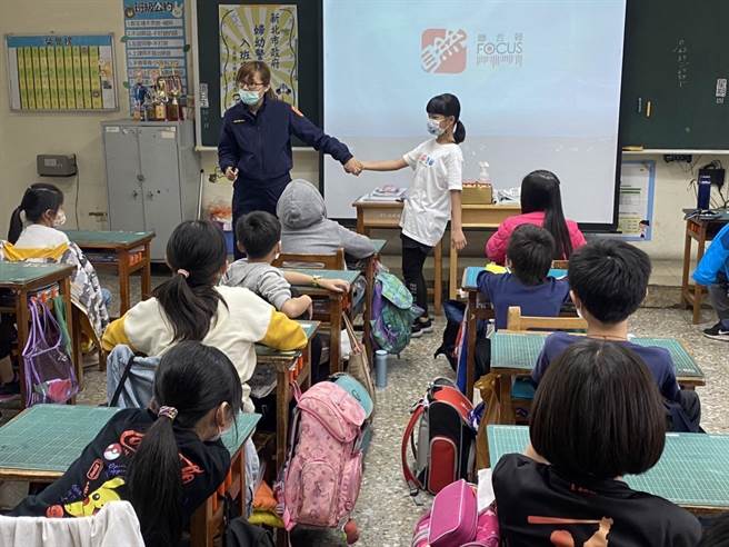 新北市警察局表示，将持续利用各项妇幼宣导活动场合，宣导自我保护观念。（警察局提供）