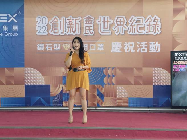 泰雅族女歌手吳亦帆，嗓音渾厚清亮。（謝瓊雲攝）