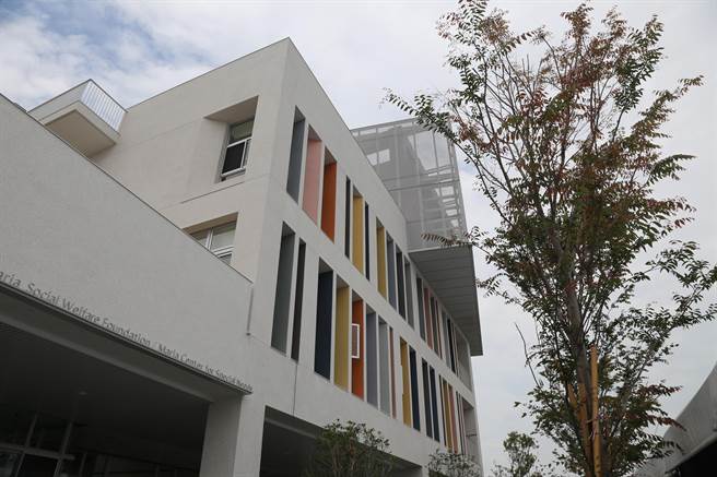 玛利亚基金会新落成的「极重多障服务大楼」规划日间托育服务、早期疗育中心、多功能活动教室。（张妍溱摄）