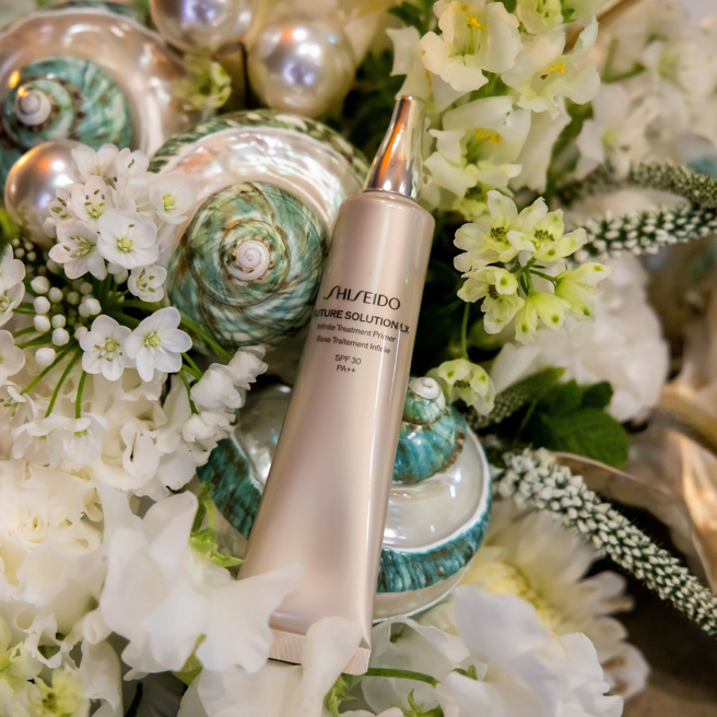 资生堂极上御藏珍珠光持妆乳 SPF30 PA++。（图／品牌提供）