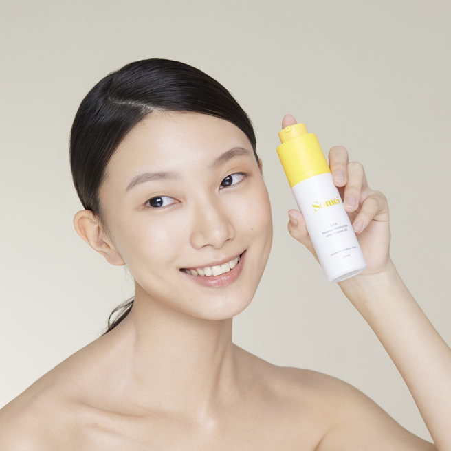 SOMEI S.O.S.保湿零毛孔防护妆前乳。（图／品牌提供）