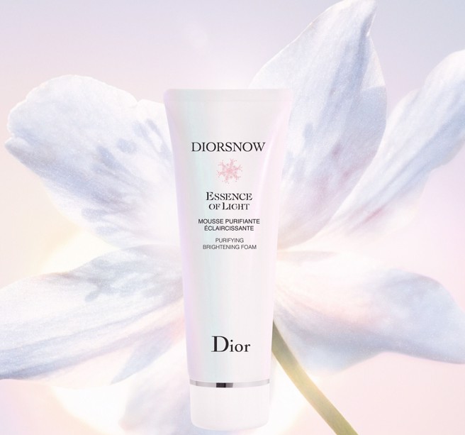 迪奥雪晶灵极亮光采洁顏乳。（图／品牌提供）