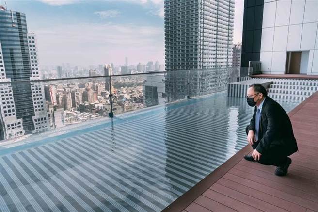 高雄市副市长史哲25日勘查承亿酒店进驻总图共构会展文创会馆进度。（文化局提供）