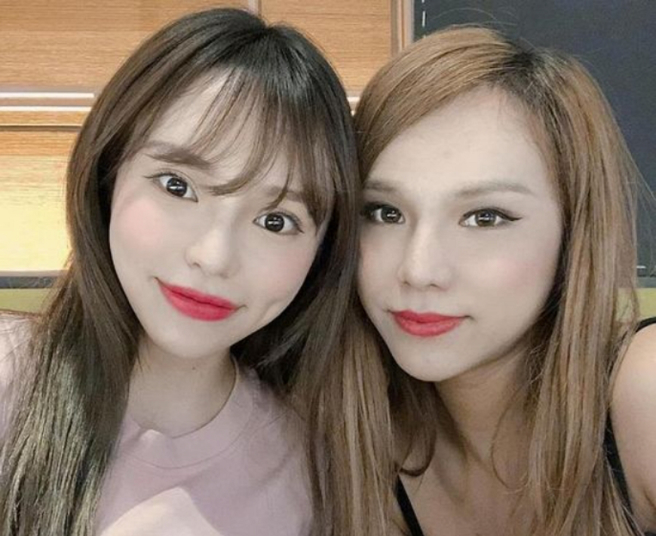 斯亚（图左）和小A辣（图右）是好友，但斯亚却因为被说撞脸小A辣认为遭霸凌。(图/ 摘自小A辣脸书)