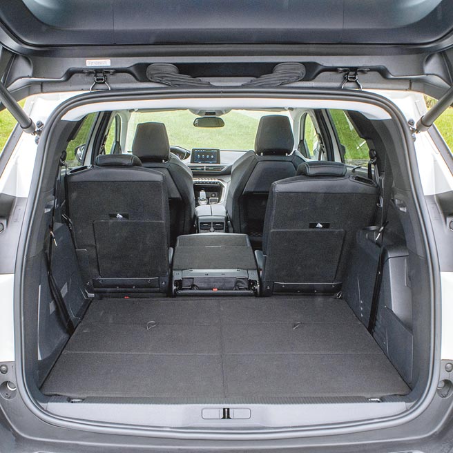 第二排座椅独立调整。（陈大任摄）