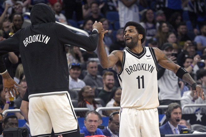 厄文今天拒絕接受媒體採訪談論自己即將在主場打球。(美聯社資料照)