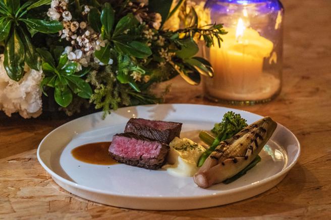 Lexus Glamping春游野营为Muzeo主厨料理。（陈大任摄）