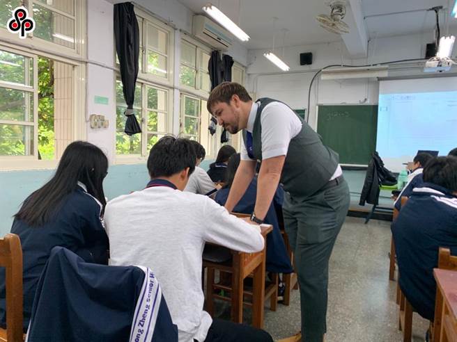 媒体调查，全国的国中小非英语教师仅10.5％能以英语授课，学者忍怀疑，双语政策能否推行？(示意图／本报资料照)