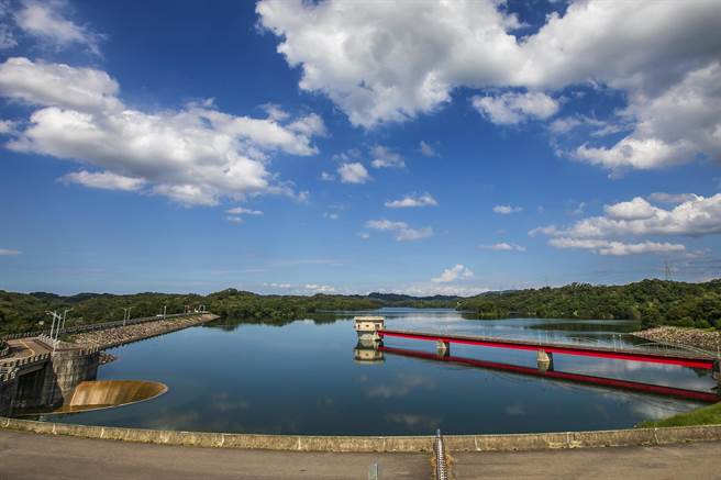 宝二水库这几天蓄水量达满库100％。（罗浚滨摄）