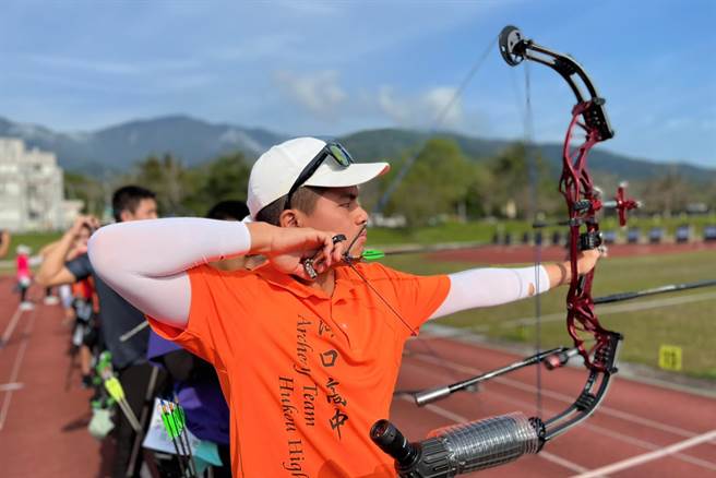 新竹縣將發運動培訓補助金，最高每月12K，圖為湖口高中射箭隊。（新竹縣政府提供／羅浚濱新竹傳真）