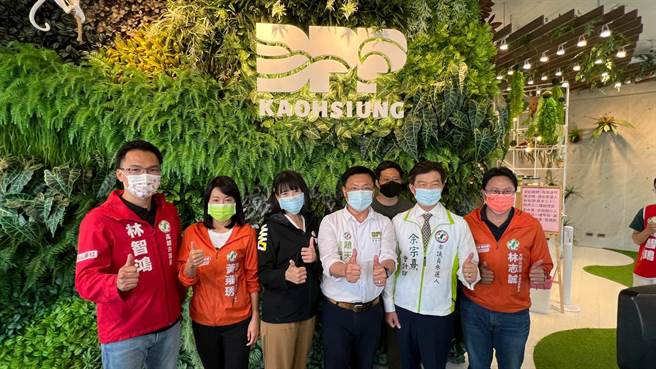 今天除了赵所属涌言会成员现任高市议员林智鸿、郑孟洳、新人林志诚、黄雍琇、邓巧佩外，还有首度挑战高市议员的王浩宇、余宗熹到场。（柯宗纬摄）