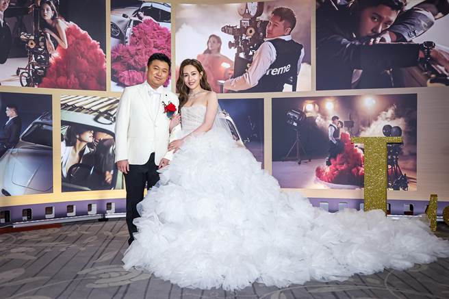 丁巧唯一袭爆乳性感婚纱惊艷全场。（罗永铭摄）