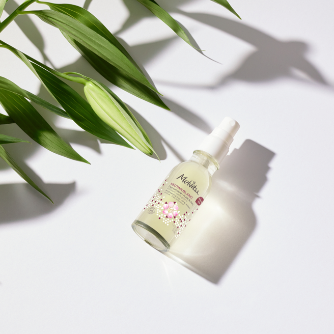 Melvita百合花妍亮白双效露2022年限量版。（图／品牌提供）