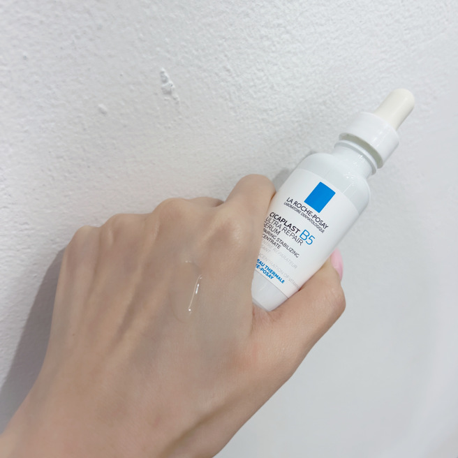 理肤宝水B5瞬效全面修復精华质地清爽吸收迅速。（邱映慈摄）