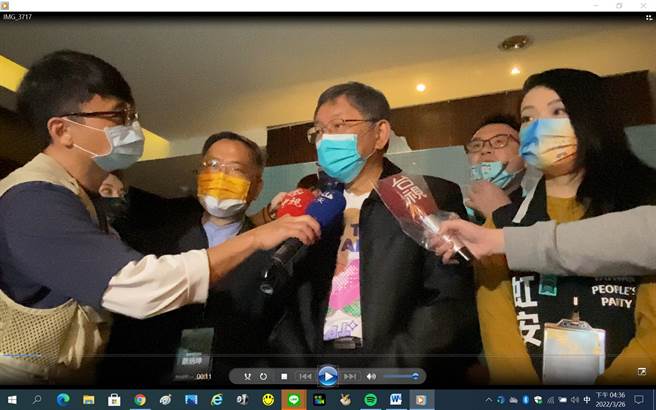 新冠確診數攀升，柯文哲表示，政府如果要進一步開放邊境或跟病毒共存，要把衝擊講清楚。（陳淑芬攝）