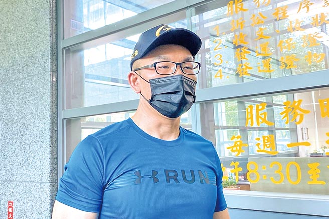 前台北市议员童仲彦遭判3年10月徒刑，25日他到宜兰地检署报到后，检方发监执行。（李忠一摄）