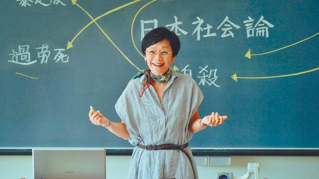 张艾嘉在《如果有一天我将会离开你》特别演出老师一角。（甲上娱乐提供）