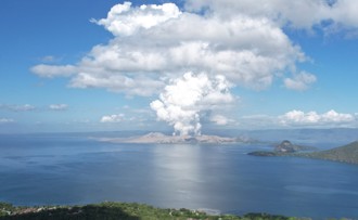菲律賓塔爾火山維持3級警戒 近萬居民撤離