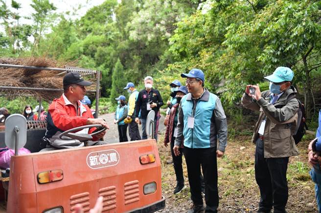林务局27日在台中市外埔区「三崁水美保安林」办理《保安林赖着你—户外森山派对》。（林务局提供）