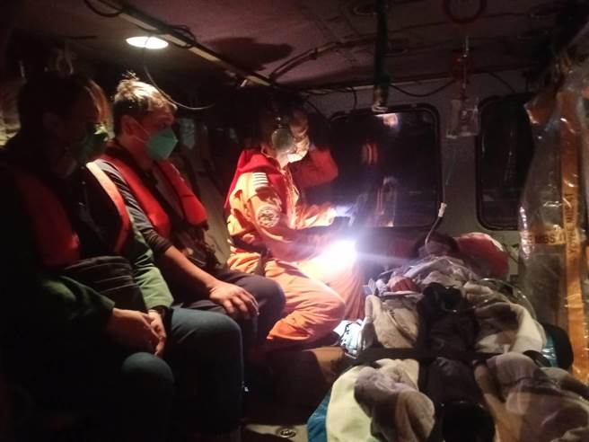 中科院原定25日發射「無限高」飛彈，適逢空勤黑鷹直升機後送病患臨時取消。（空勤提供）