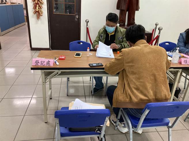 国民党台中市议员初选领表登记，两天来共有14人完成登记。(国民党台中市党部提供／林欣仪台中传真)