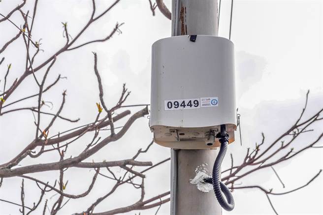 新竹县共设400个空气品质微型感测器，随时掌握潜在空气污染源。（罗浚滨摄