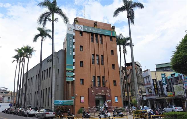 第一银行嘉义分行通过审议登录为歷史建筑，是嘉义市银行类歷史建筑首栋。（嘉义市政府提供／张亦惠嘉市传真）