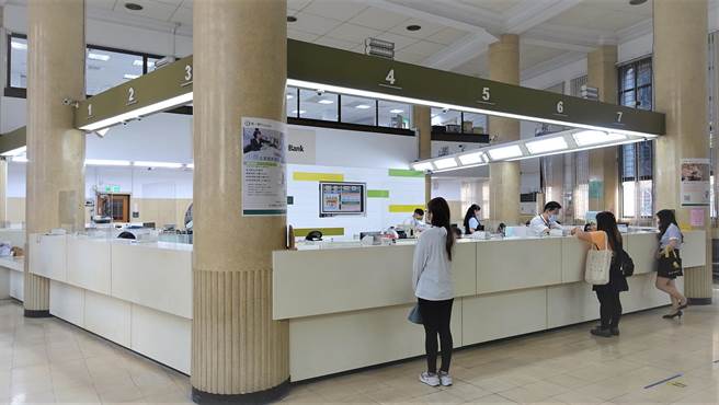 第一银行嘉义分行通过审议登录为歷史建筑，是嘉义市银行类歷史建筑首栋。（嘉义市政府提供／张亦惠嘉市传真）