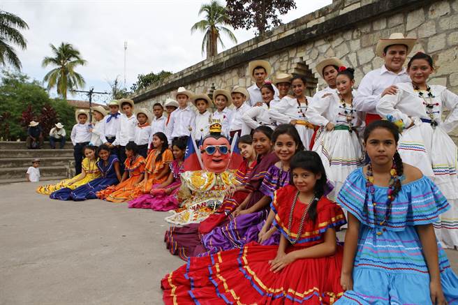 旅遊達人吳建衡走訪世界各地。（吳建衡提供）
