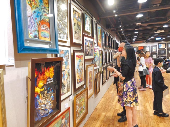 康橋20周年跨校區聯合美展起跑。（楊亞璇攝）